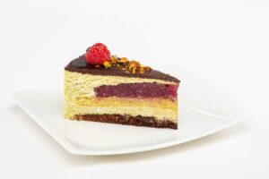 Kavarna Cappuccino - Torte - Pistacija z gozdnimi sadeži